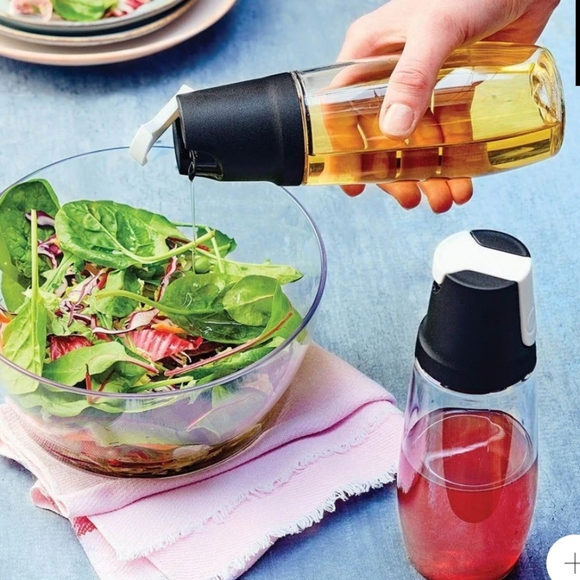 COPY - Tupperware Tilt N Serve Containors Set of 2 New - Picture 2 of 2